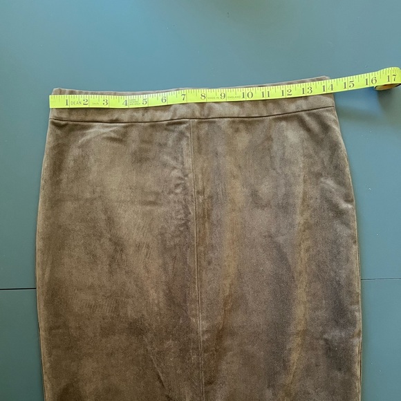 Aritzia Wilfred Free Vegan Suede Lis Pencil Skirt - Picture 10 of 12